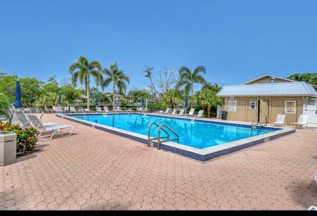 18390 SE Wood Haven Lane E, Jupiter, FL 33469