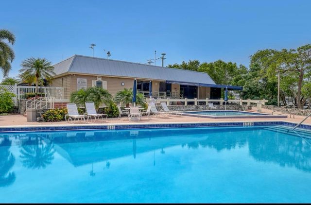 18390 SE Wood Haven Lane E, Jupiter, FL 33469