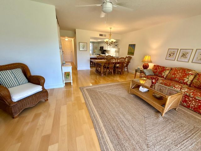 18390 SE Wood Haven Lane E, Jupiter, FL 33469