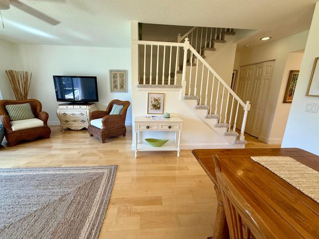 18390 SE Wood Haven Lane E, Jupiter, FL 33469