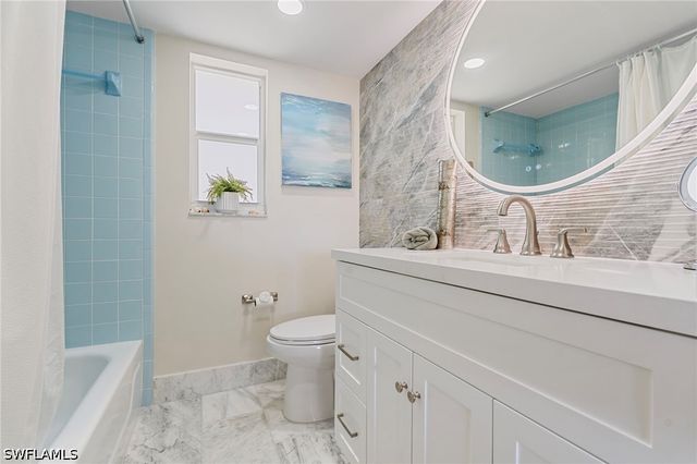 185 Palm DR 18L, Naples, FL 34112