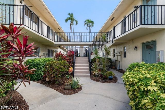 185 Palm DR 18L, Naples, FL 34112