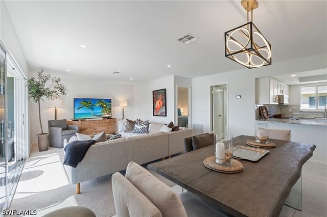 185 Palm DR 18L, Naples, FL 34112