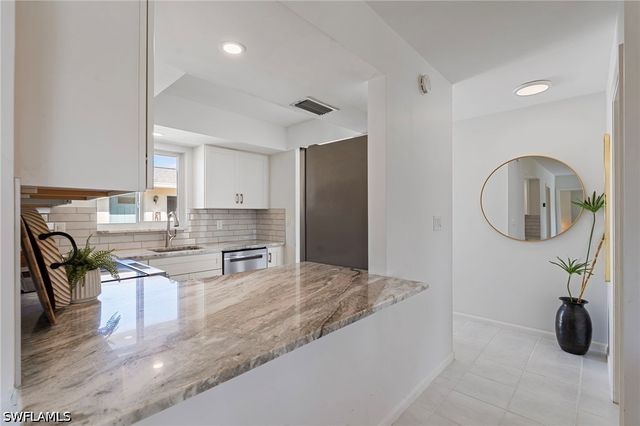 185 Palm DR 18L, Naples, FL 34112