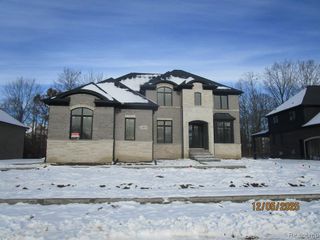 2455 Buckthorn Drive, Shelby Charter Township, MI 48316