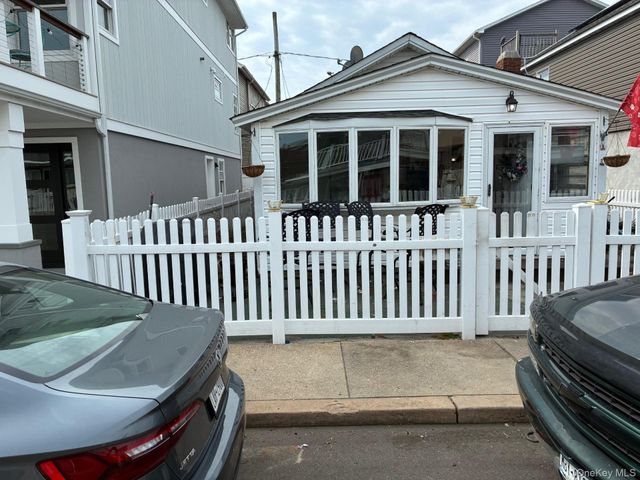 77 Pennsylvania Avenue, Long Beach, NY 11561
