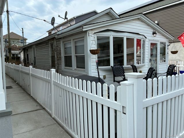 77 Pennsylvania Avenue, Long Beach, NY 11561