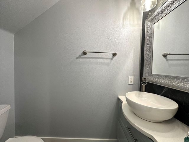 803 Mallard Lake TRL, Leander, TX 78641