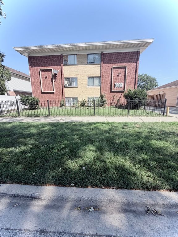 2069 N 18th Avenue, Melrose Park, IL 60160