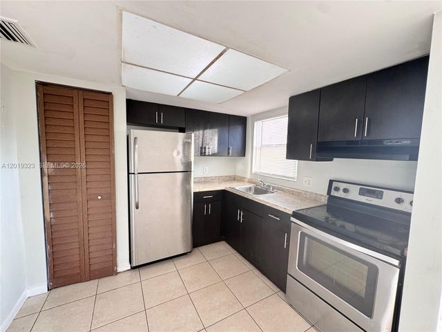 101 NE 41st St A9, Oakland Park, FL 33334