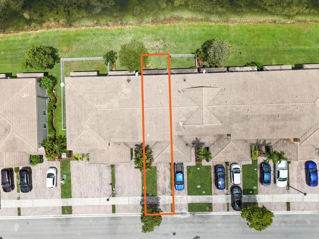 5930 ROYAL Way, Tamarac, FL 33321