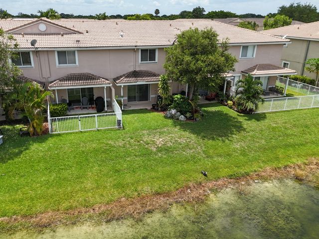 5930 ROYAL Way, Tamarac, FL 33321