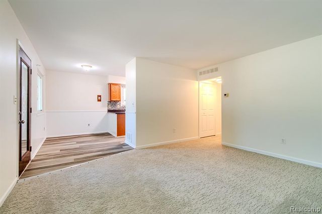 19888 Broadacres Street, Clinton Township, MI 48035