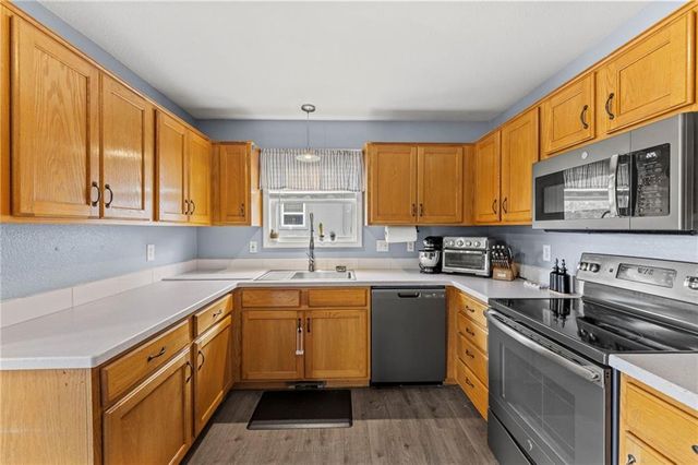 517 Shanandoah Drive, Edgerton, KS 66021