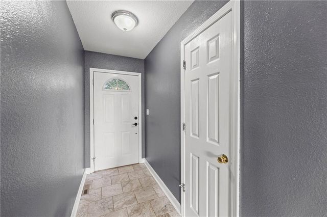 517 Shanandoah Drive, Edgerton, KS 66021