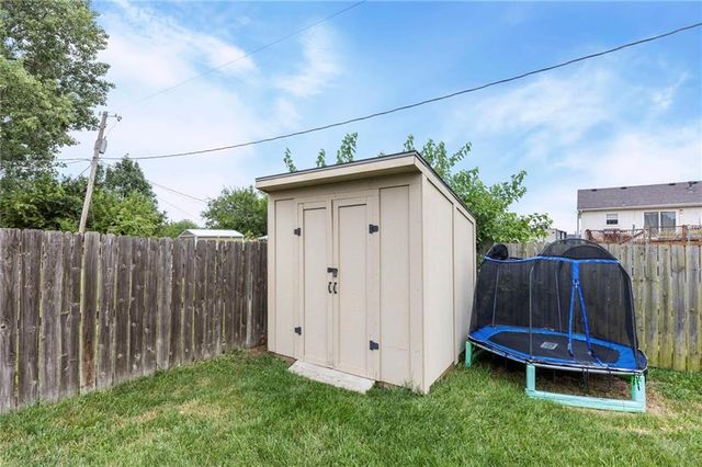 517 Shanandoah Drive, Edgerton, KS 66021