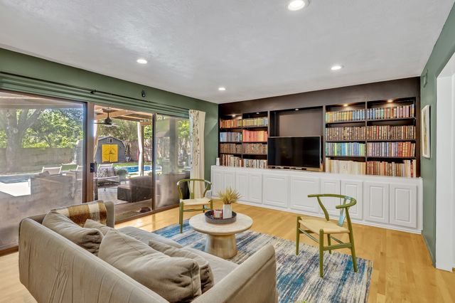 9907 Woodgrove Drive, Dallas, TX 75218