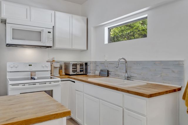 9907 Woodgrove Drive, Dallas, TX 75218