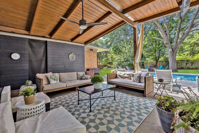 9907 Woodgrove Drive, Dallas, TX 75218