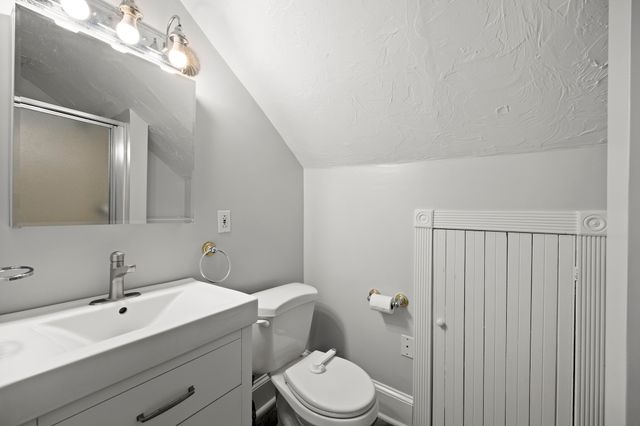 34 Ricard St, Seekonk, MA 02771