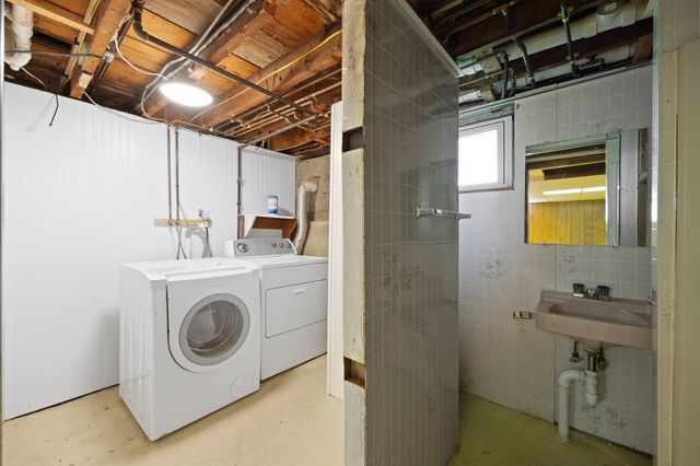 34 Ricard St, Seekonk, MA 02771