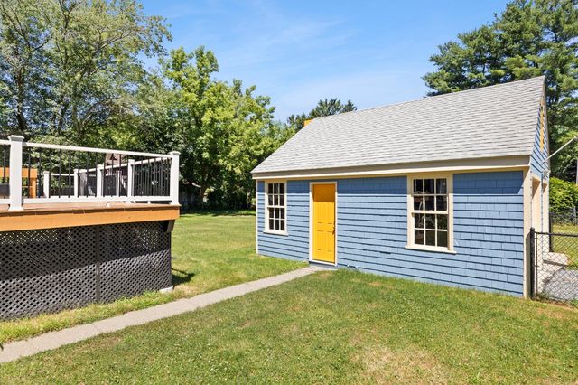 34 Ricard St, Seekonk, MA 02771