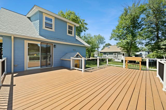 34 Ricard St, Seekonk, MA 02771