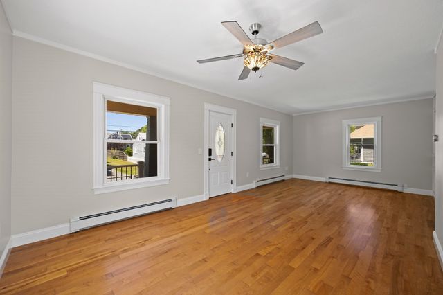 34 Ricard St, Seekonk, MA 02771