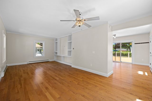 34 Ricard St, Seekonk, MA 02771