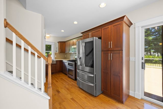 34 Ricard St, Seekonk, MA 02771