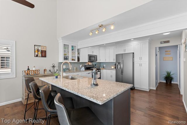 7910 Anchor Bay Drive, Clay, MI 48001