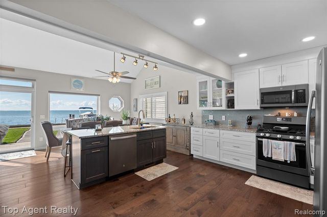 7910 Anchor Bay Drive, Clay, MI 48001