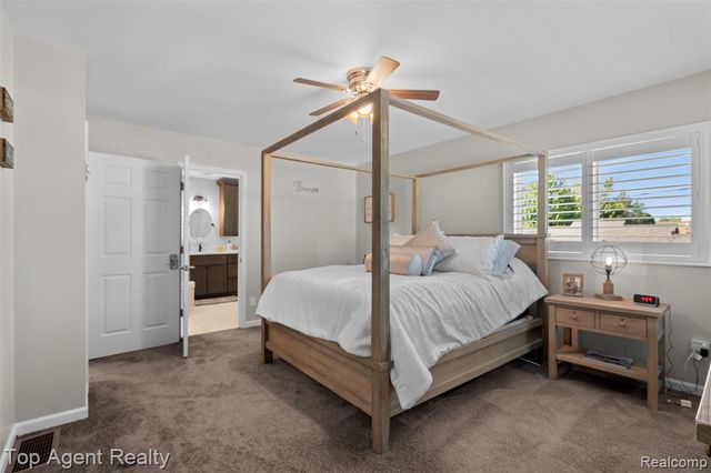 7910 Anchor Bay Drive, Clay, MI 48001