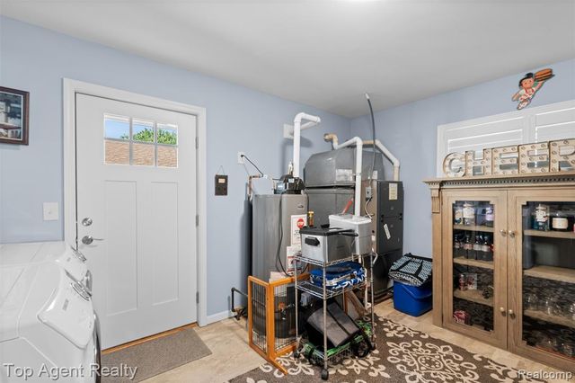 7910 Anchor Bay Drive, Clay, MI 48001