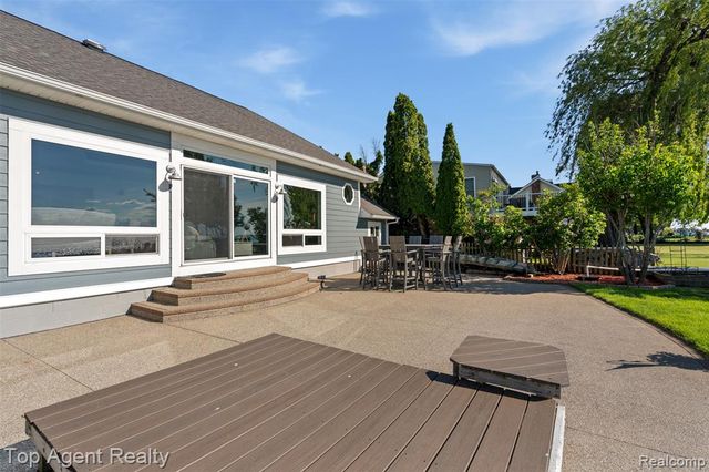 7910 Anchor Bay Drive, Clay, MI 48001