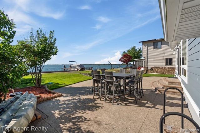7910 Anchor Bay Drive, Clay, MI 48001