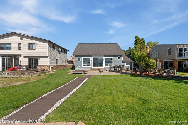 7910 Anchor Bay Drive, Clay, MI 48001