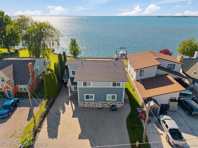 7910 Anchor Bay Drive, Clay, MI 48001