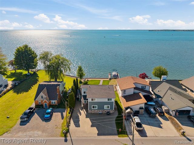 7910 Anchor Bay Drive, Clay, MI 48001