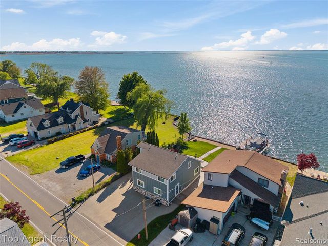 7910 Anchor Bay Drive, Clay, MI 48001