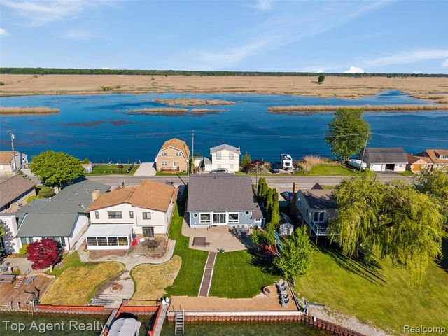 7910 Anchor Bay Drive, Clay, MI 48001