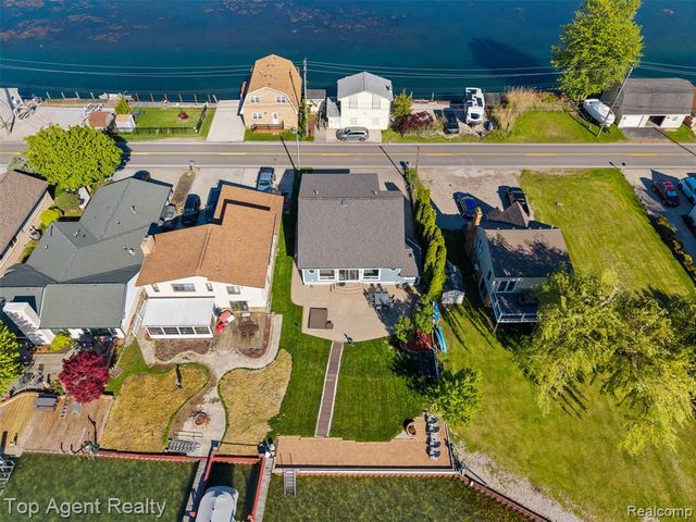 7910 Anchor Bay Drive, Clay, MI 48001