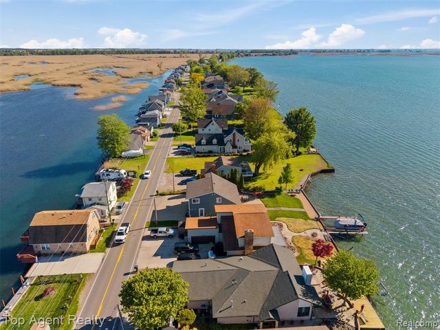 7910 Anchor Bay Drive, Clay, MI 48001