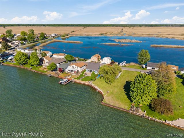 7910 Anchor Bay Drive, Clay, MI 48001