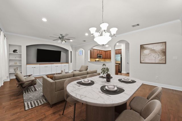 6708 Menchaca RD 34, Austin, TX 78745