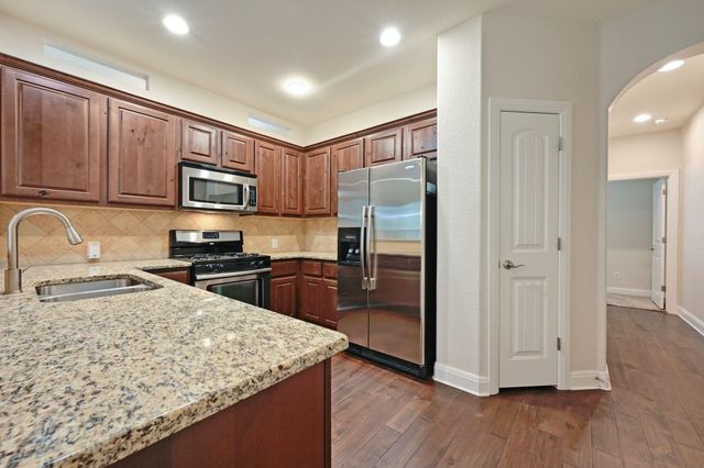 6708 Menchaca RD 34, Austin, TX 78745