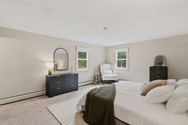 109 Country Ln, Leominster, MA 01453
