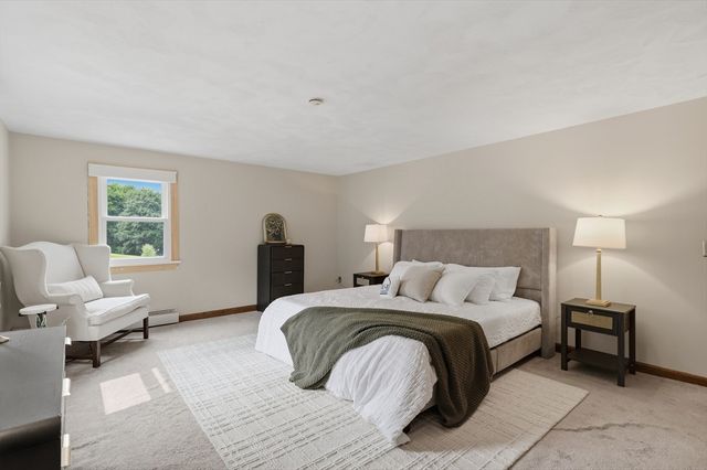 109 Country Ln, Leominster, MA 01453