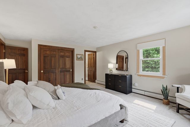 109 Country Ln, Leominster, MA 01453