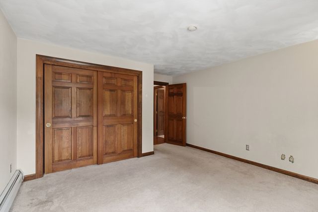 109 Country Ln, Leominster, MA 01453
